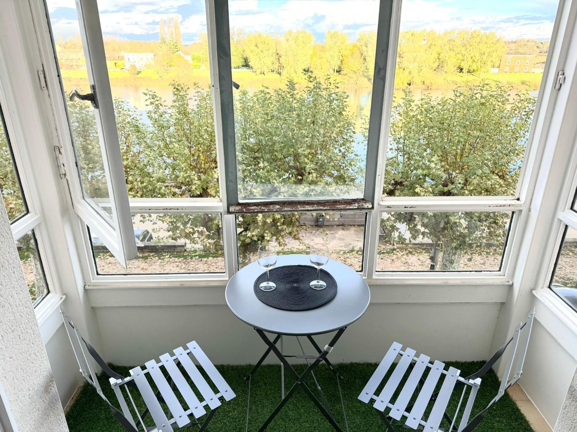 Appartement Quai Saone - By Primo C0Nciergerie Tournus Luaran gambar